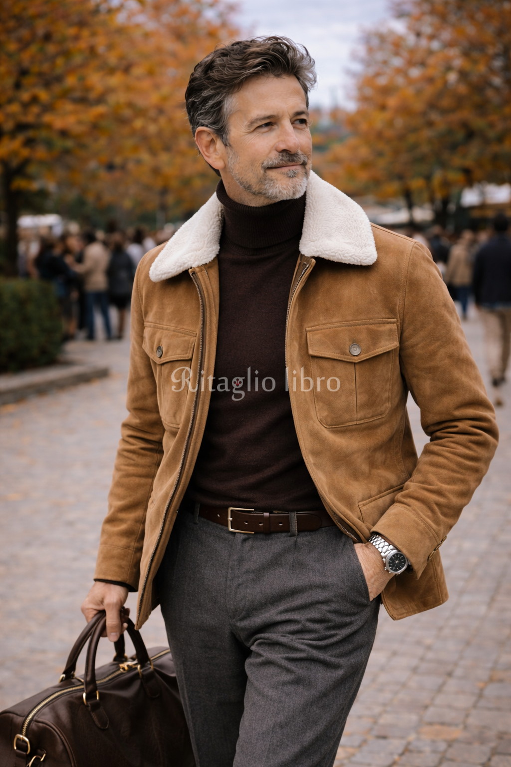 50代男性が、イタリアの街中で撮影した、ボアジャケットとグレースラックスのコーディネートスナップ